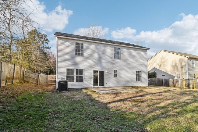 Building Photo - NEWLY REMOLDED HOME IN CHAPIN'S EAGLE POINT