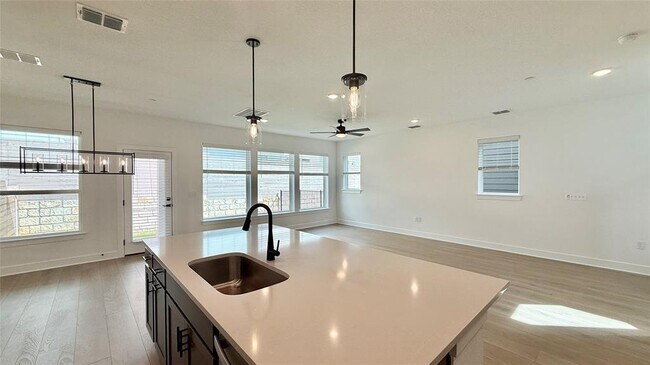 Building Photo - 1016 Brickell Lp