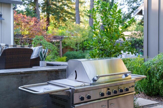 Building Photo - 2 Bedroom 2 Bath Calistoga Oasis with Additional 1 Bedroom 1 Bath ADU with landscaping paid for!