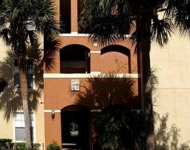 Building Photo - 2 bd / 2 ba Condo in Gated Community - Palms Club
