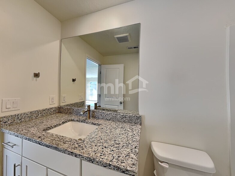 Building Photo - 1279 N Wagon Wy