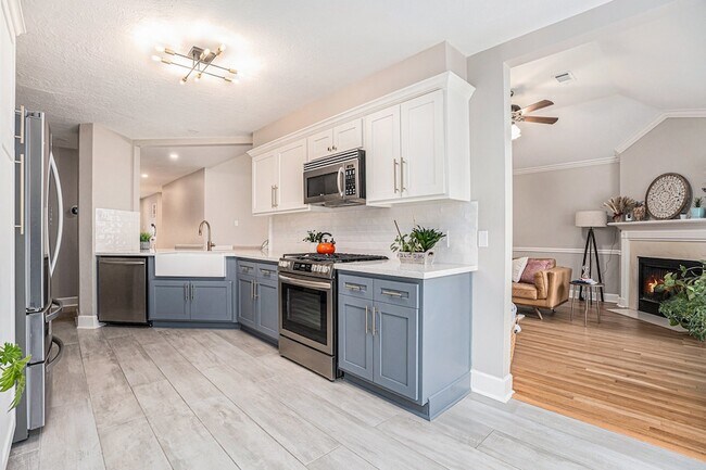 Building Photo - 618 Bay Oaks Dr
