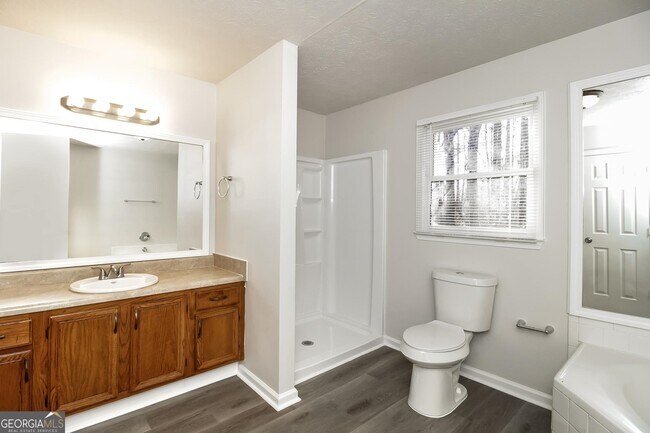 Building Photo - 413 Oak Landing Dr