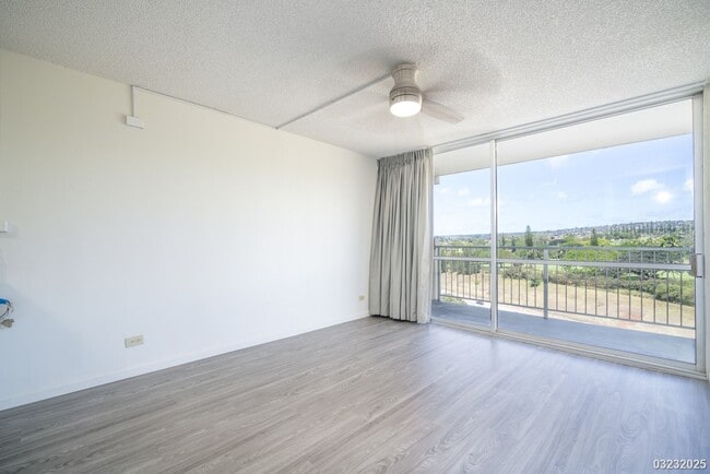 Building Photo - $2,395 / 1br - 514ft2 - The Highlander, 1bdrm, Incls Utilities, Avail April 1st (Aiea)
