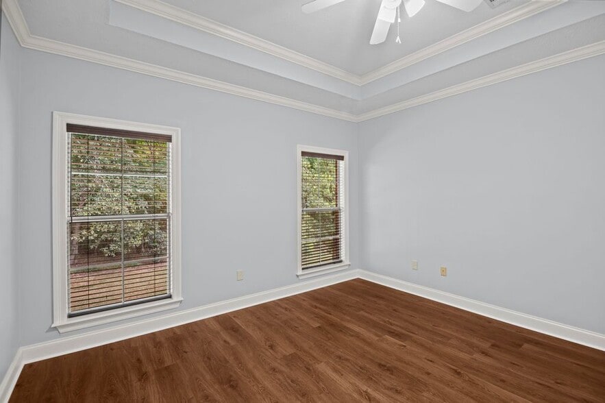Building Photo - 102 Avery Forest