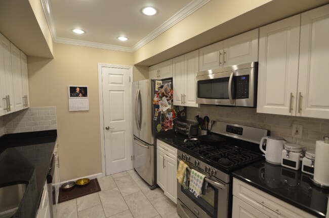 Building Photo - 811 N 29th St