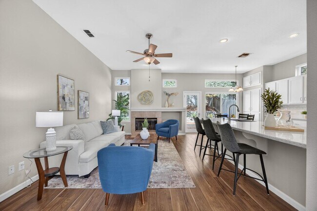 Building Photo - 2726 Genesee Dr