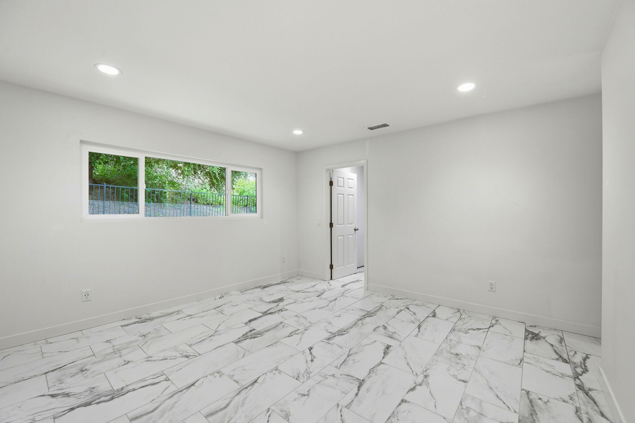 Building Photo - 30845 Catarina Dr
