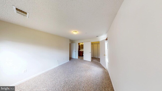 Building Photo - 2806 Clear Shot Dr