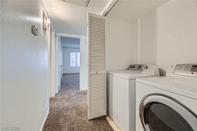 Building Photo - 3103 Key Largo Dr