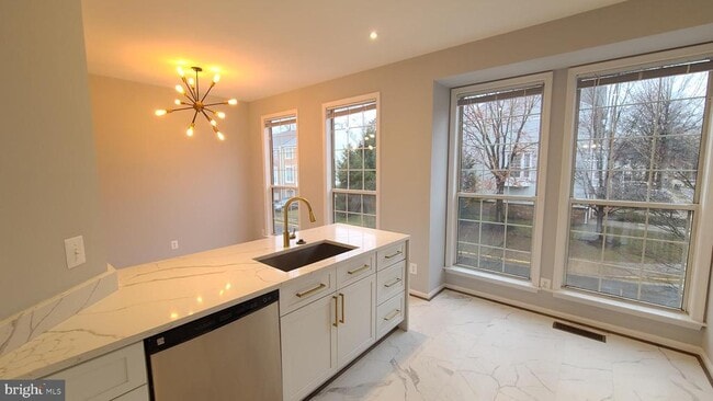 Building Photo - 47682 Sandbank Square