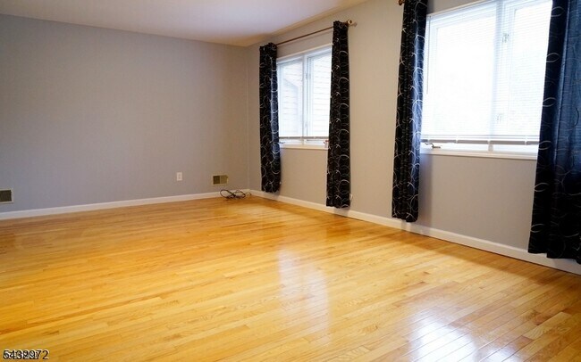 Building Photo - 61 Patriots Rd