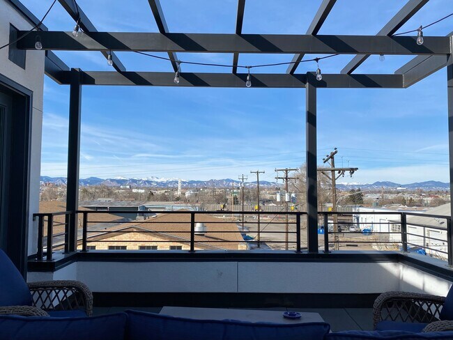 Building Photo - 2400 S Delaware St