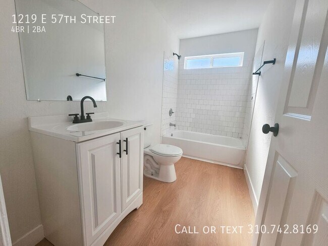 Building Photo - 1219 E 57th St