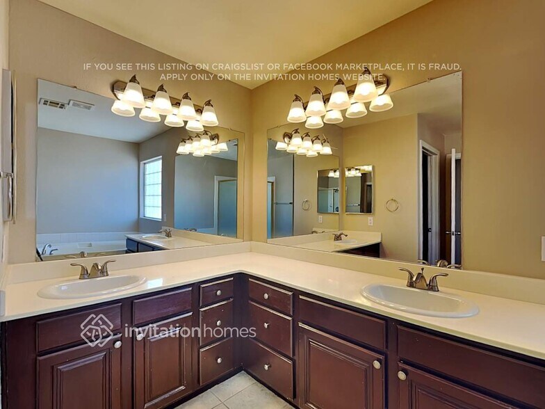 Building Photo - 125 Golf Range St