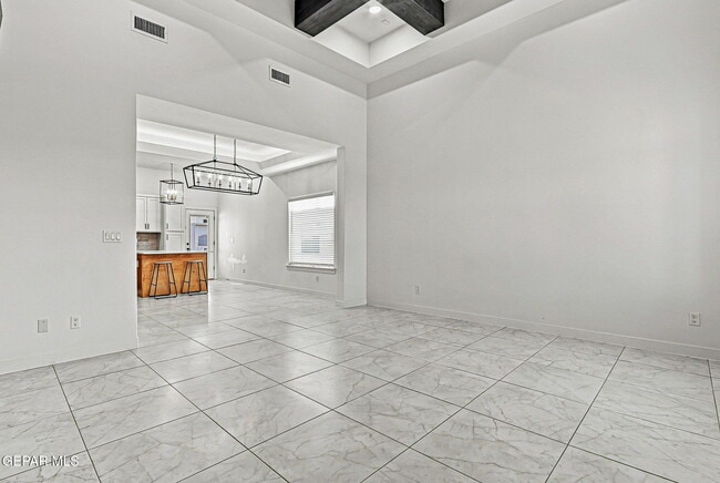Building Photo - 7420 Norte Vly Ln