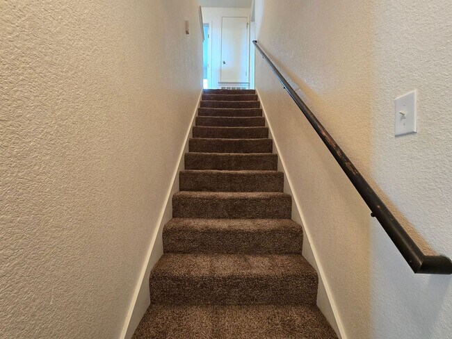 Building Photo - RENT REDUCTION & SPECIAL - AVAILABLE NOW!