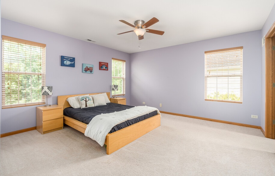 Building Photo - 1440 Millbrook Dr