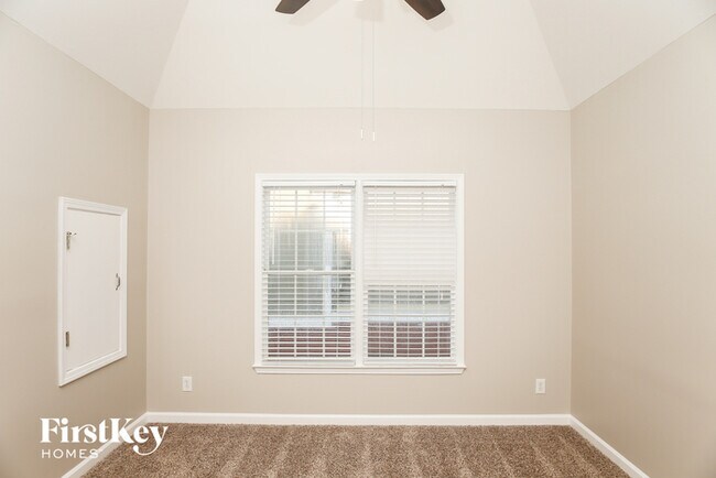 Building Photo - 274 Riverwood Way