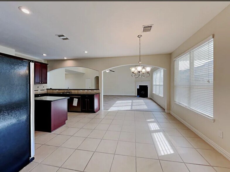 Building Photo - 3322 Orchid Trace Dr