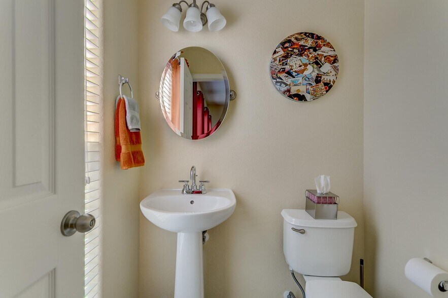 Building Photo - 1033 Burning Bush Pt