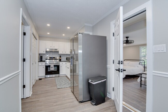 Building Photo - 4227 Waylon Dr