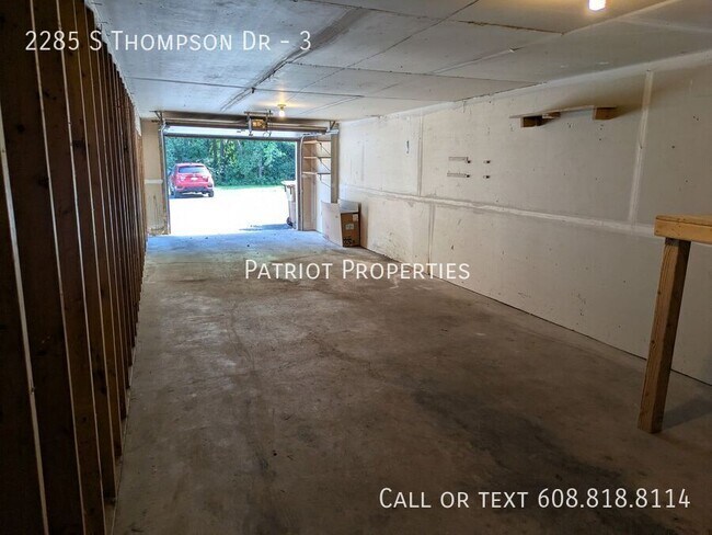 Building Photo - 2285 S Thompson Dr