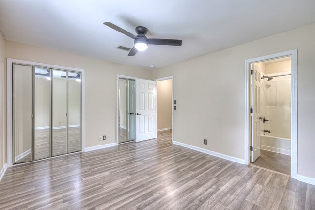 Building Photo - 200 N Royal Oaks Blvd
