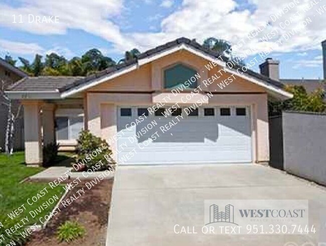 Building Photo - Gorgeous 2-bed/2-bath desirable part of La...