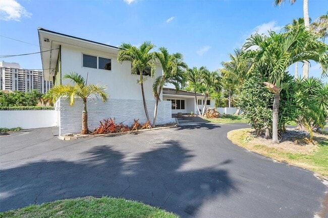 Building Photo - RIVER BAY PARK