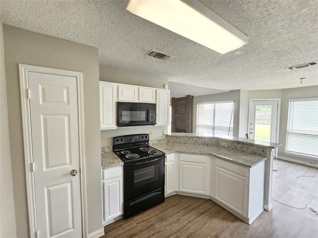 Building Photo - 4735 Hollow Tree Dr