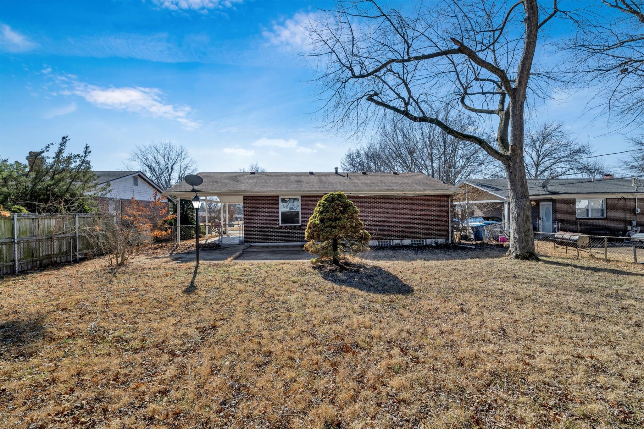 Building Photo - 1449 Coachway Ln