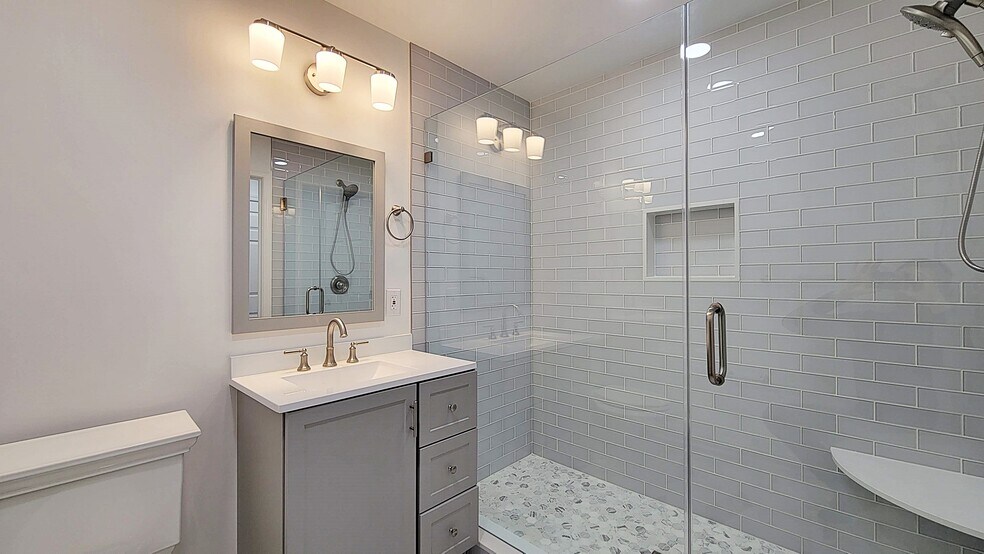 Building Photo - 1712 Mount Vernon Ave