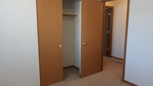 Building Photo - 60 Beacon Dr