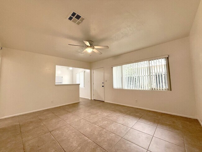 Building Photo - AVAILABLE NOW!! 1 Bedroom 1 Bathroom apartment in Palm Springs!!