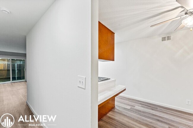 Building Photo - 7572 Amazon Dr