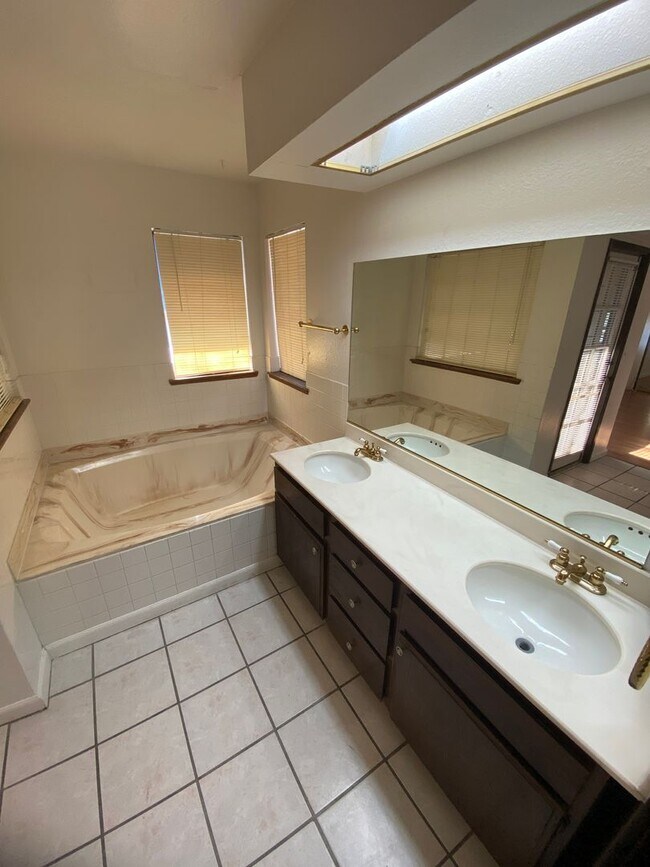 Building Photo - AMERICANA Property Mgmt - Downstairs 2 Beds condo in Spring Valley
