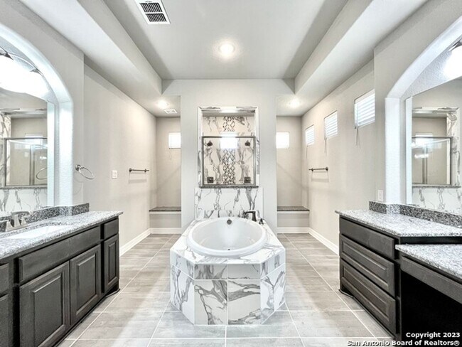 Building Photo - 30527 Setterfeld Cir