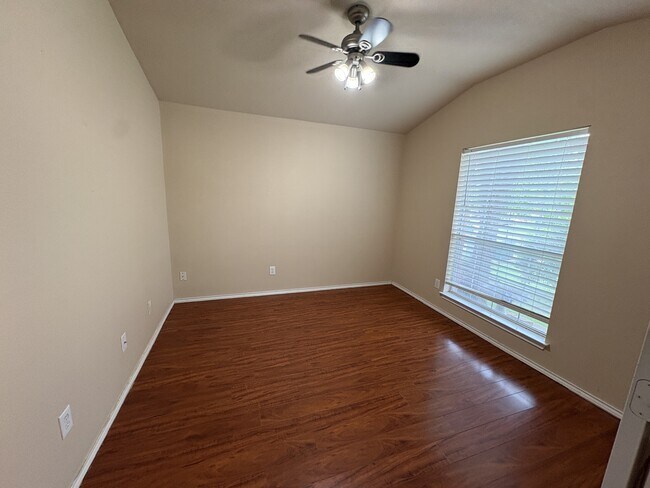 Building Photo - 387 Paddington Dr