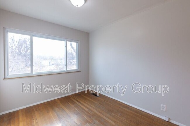 Building Photo - 3110 N Waterford Dr