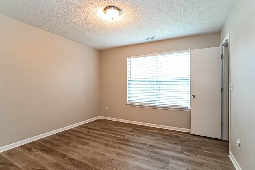 Building Photo - 5105 Oak Pasture Ln