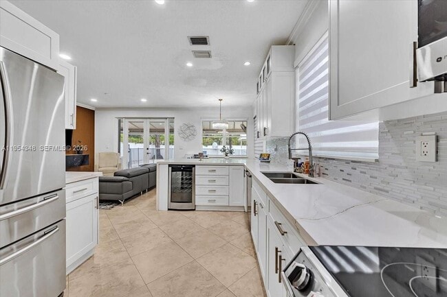 Building Photo - 773 SW 120th Ave