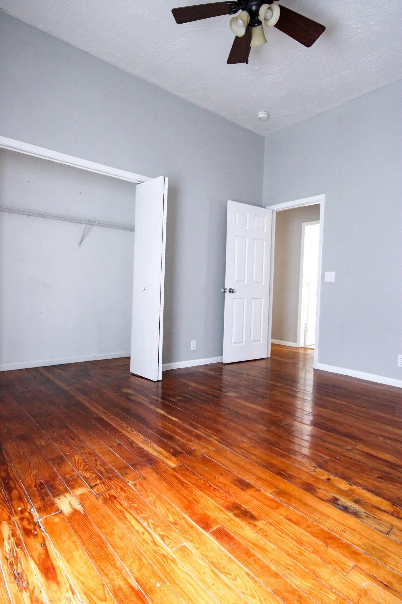 Building Photo - 613 S Main Ave