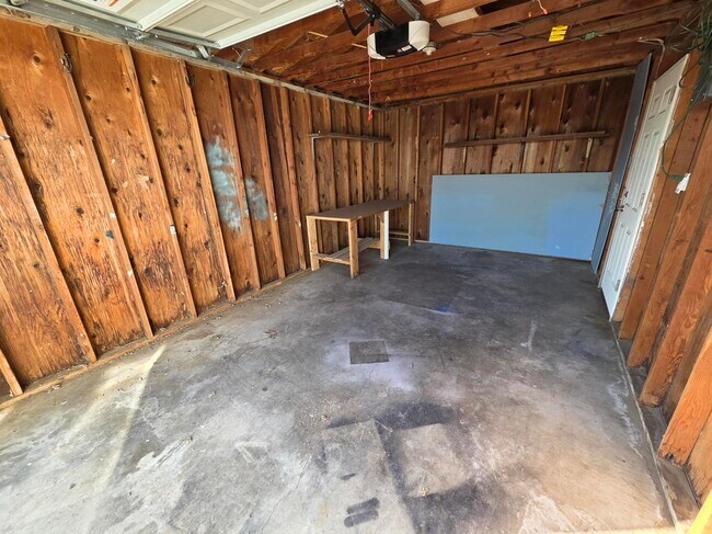 GARAGE SPACE - 258 Knolls Vista Dr