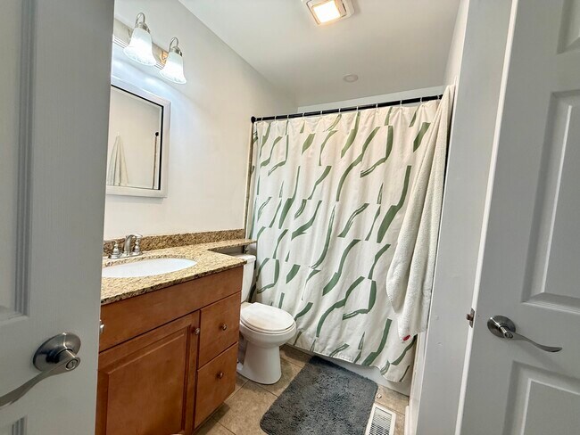 Building Photo - 1077 Courtland Dr