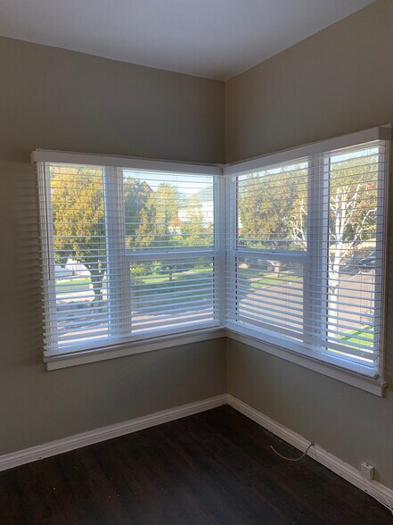 Building Photo - 2028 1/2 S West View St