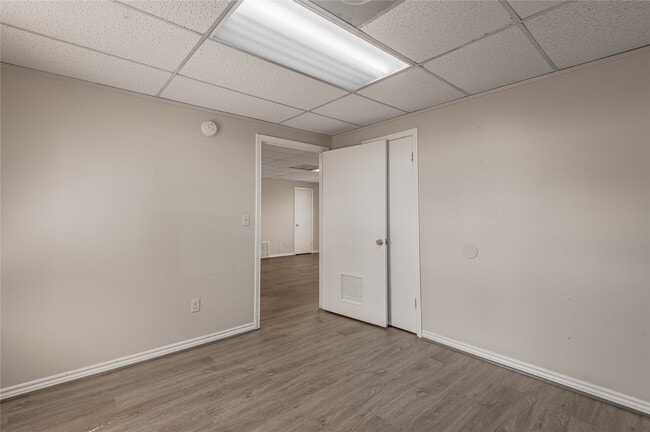 Building Photo - 626 University Ave