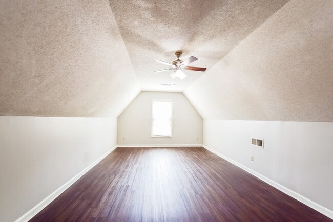 Building Photo - 2659 Country Downs Ln