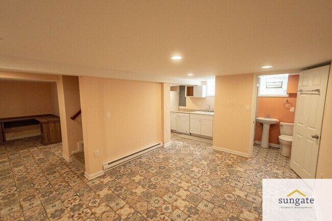 Building Photo - 7023 Deerfield Rd