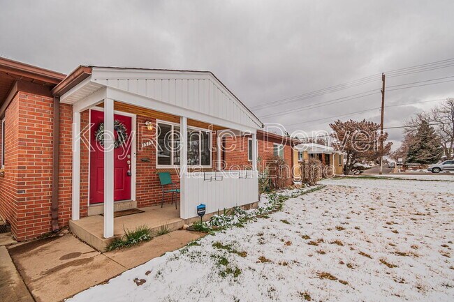 Building Photo - 1515 S Birch St